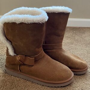 Koolaburra by UGGS Suede Boots